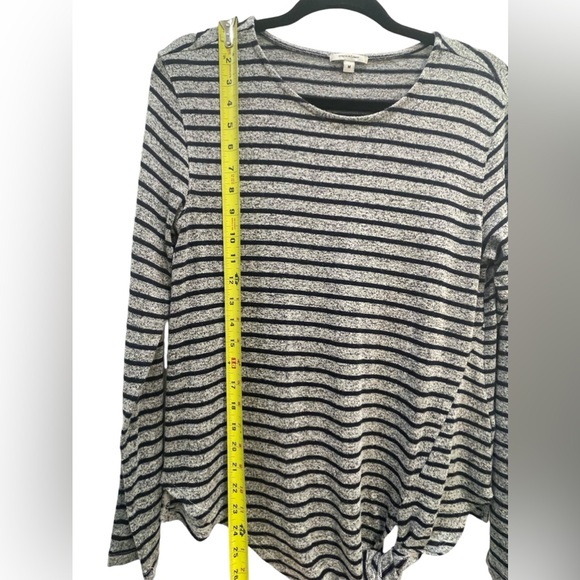 Stella and Dot side tie long sleeve shirt navy & grey striped  medium - Picture 7 of 7